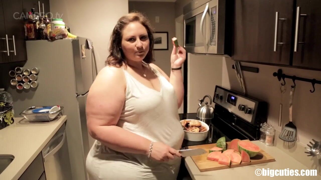 SSBBW Big Cutie Leah 1