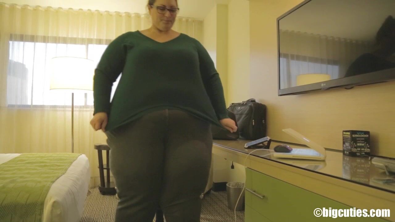 SSBBW Big Cutie Leah 24