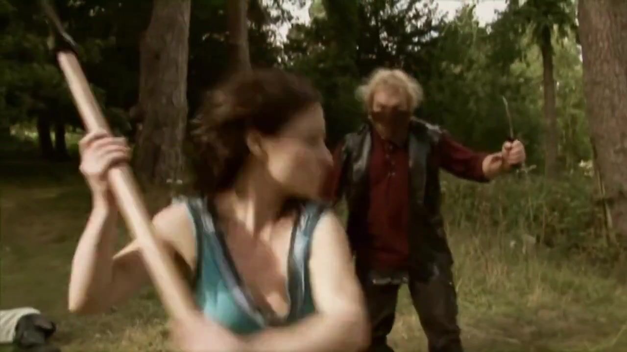 barefeet jungle female fight