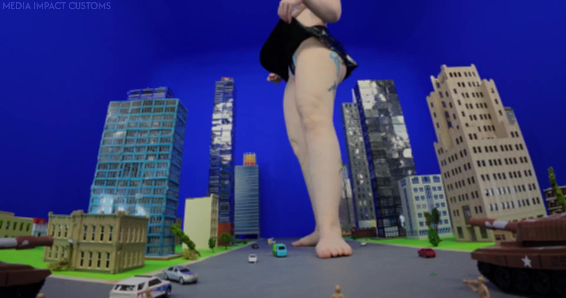Giantess bigger is better