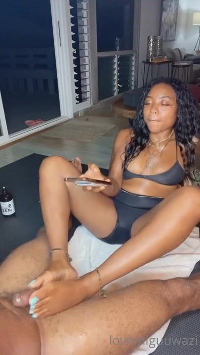 Lovemiguuwazi - Happy Ending Footjob