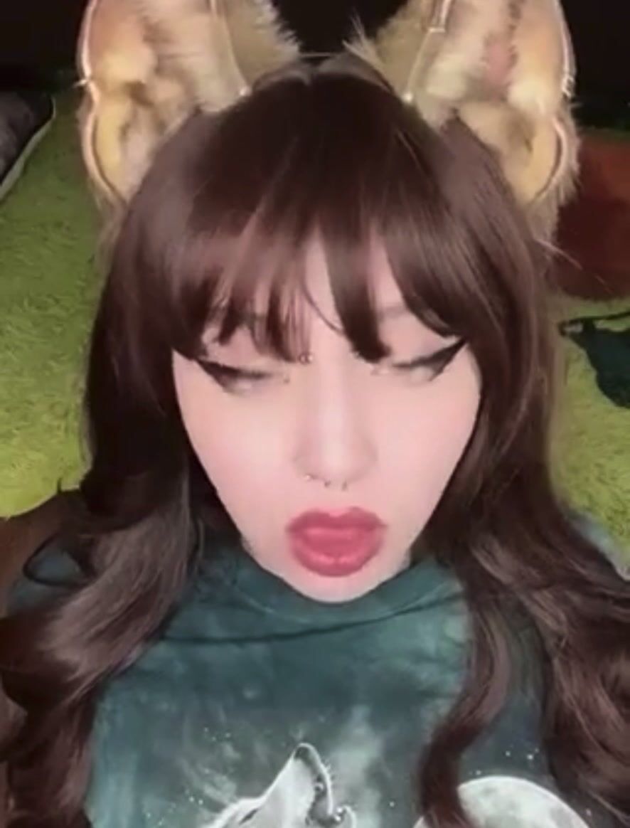 Giantess gummy vore