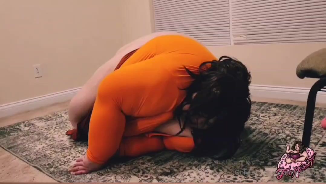 FatmissT - 700lb Velma Lost Her Glasses