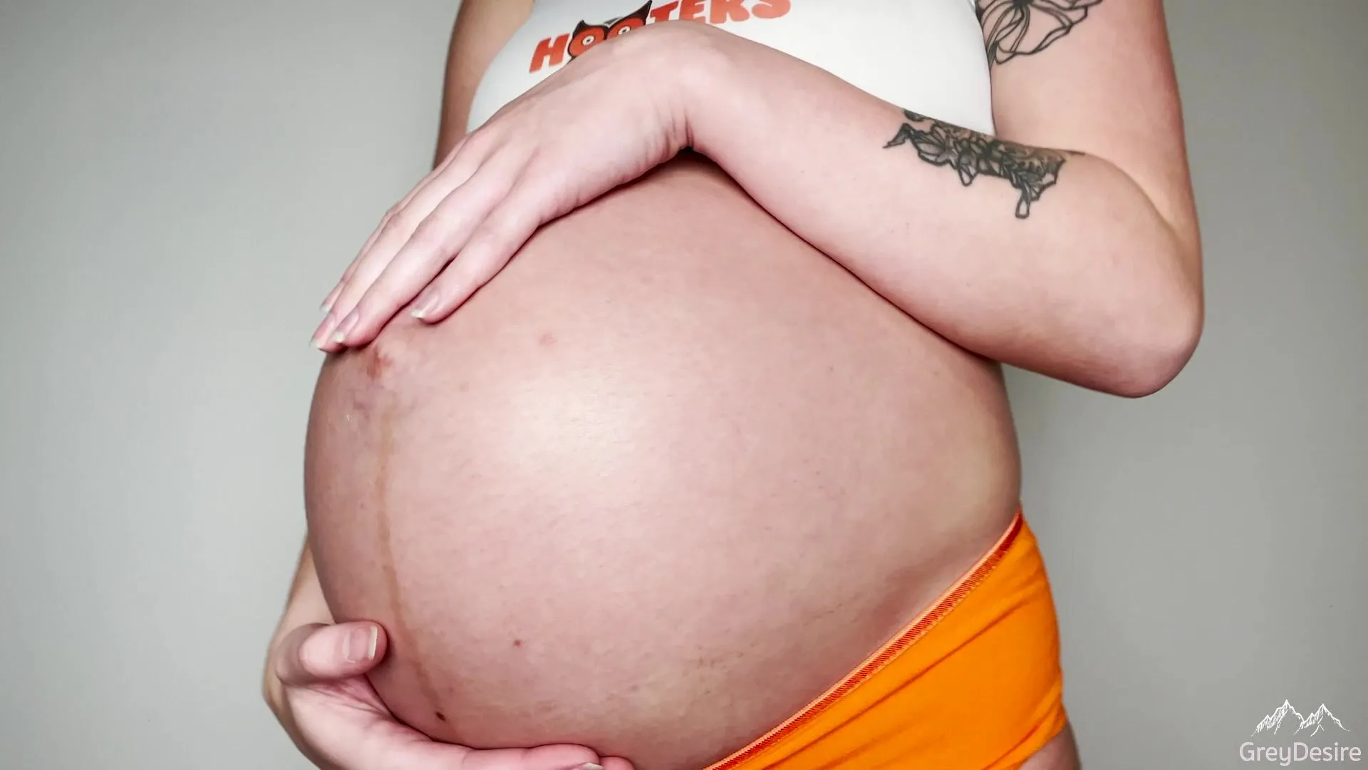 Hooters girl vores Customer