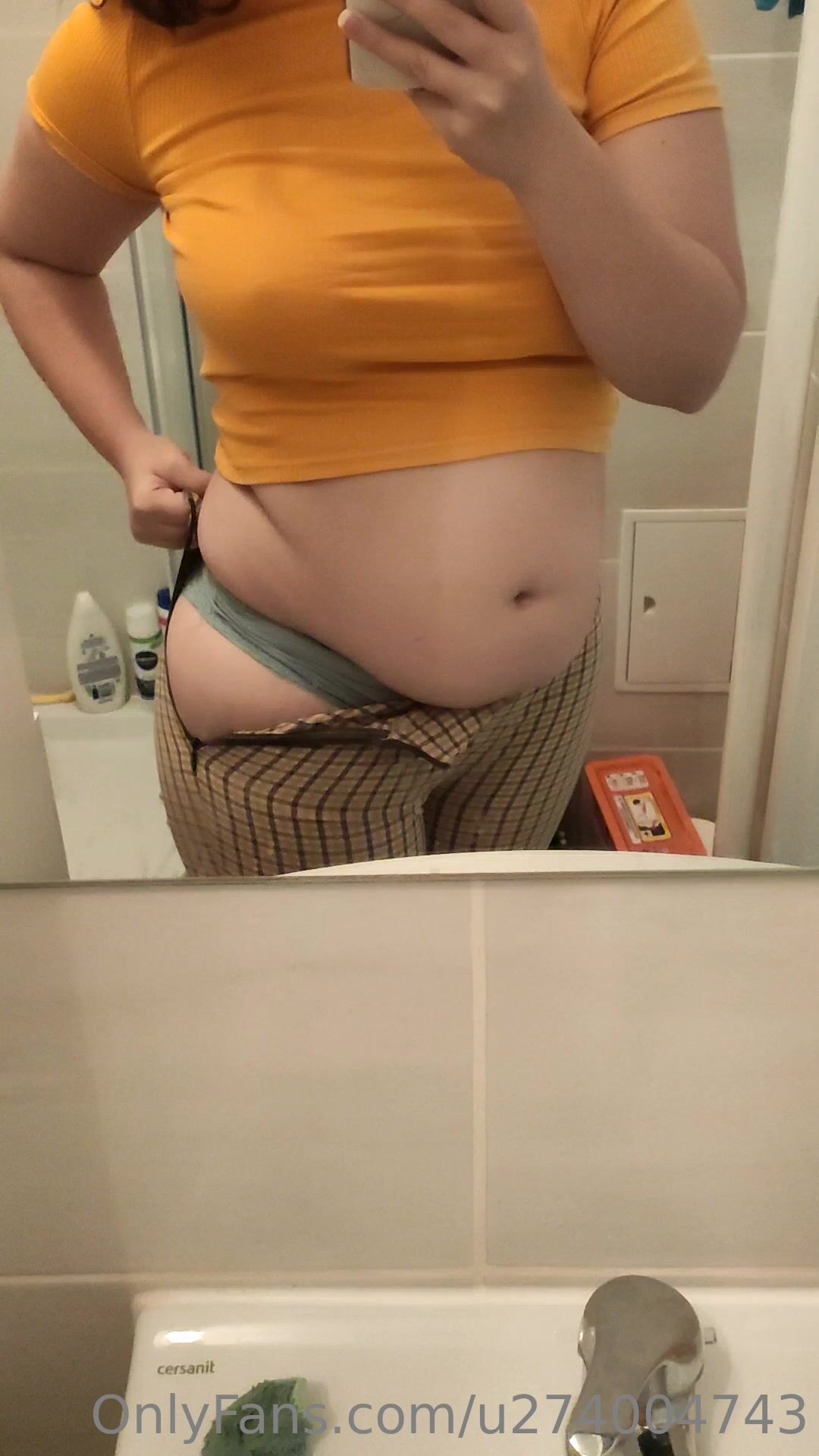 Unknown Chubby belly