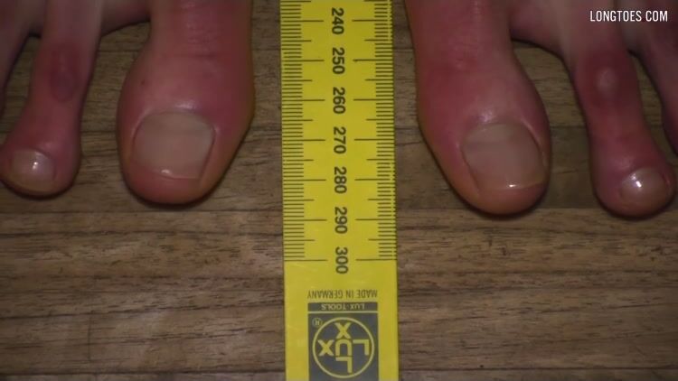 29cm with extremely long toes