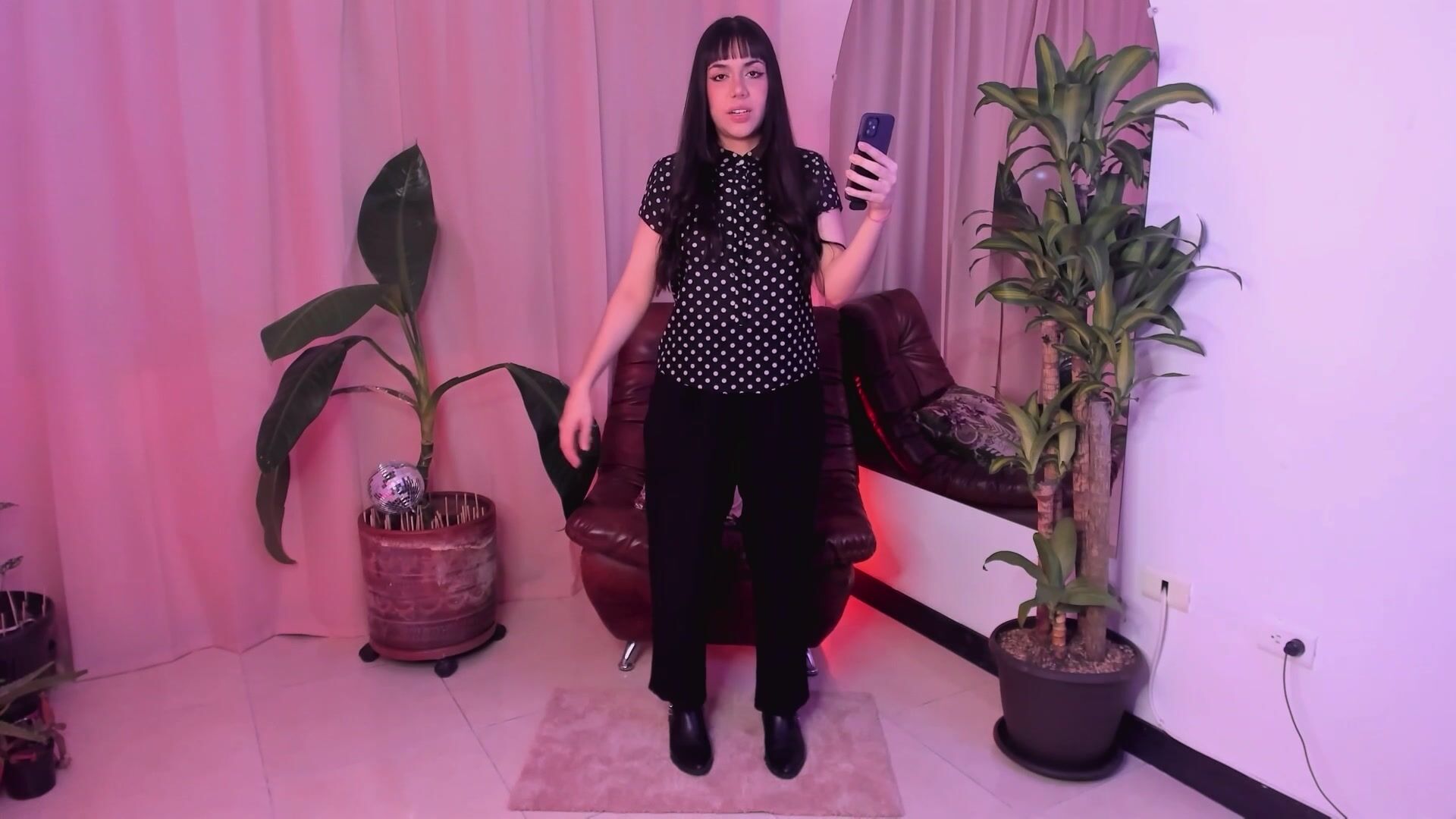 EUF - Babysitter pants fell down