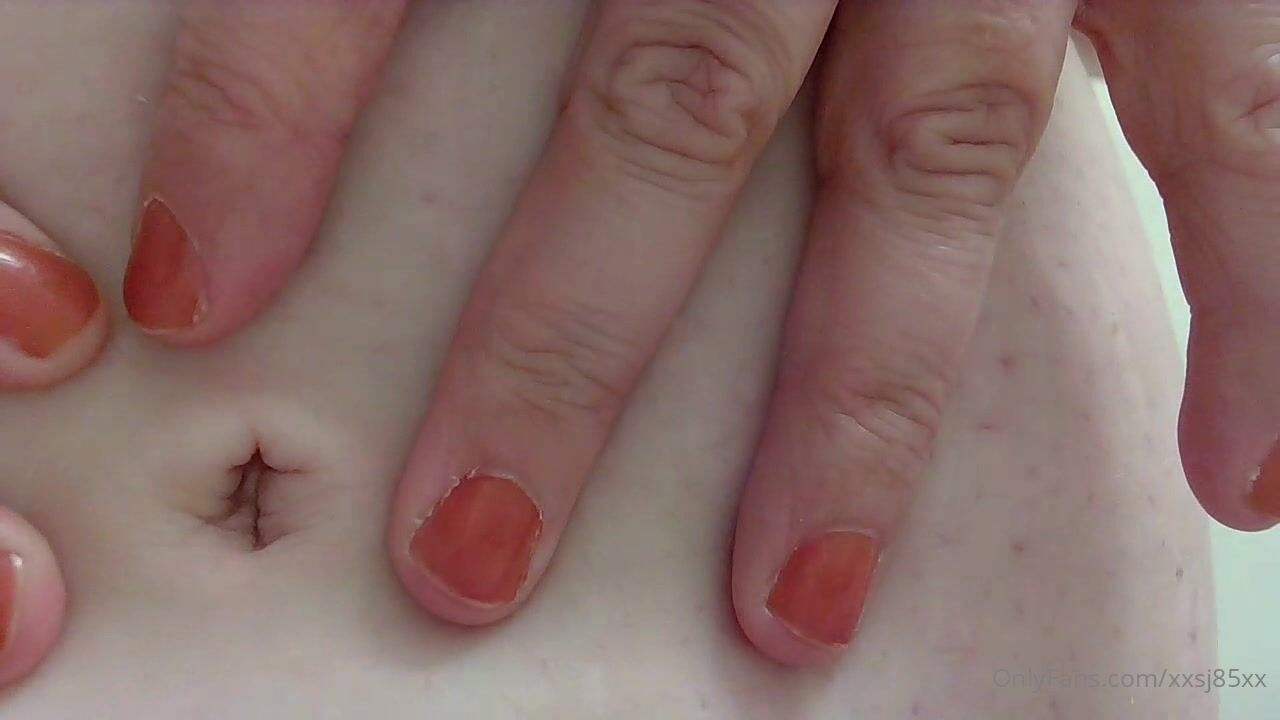 close up of my belly button xxsj85xx