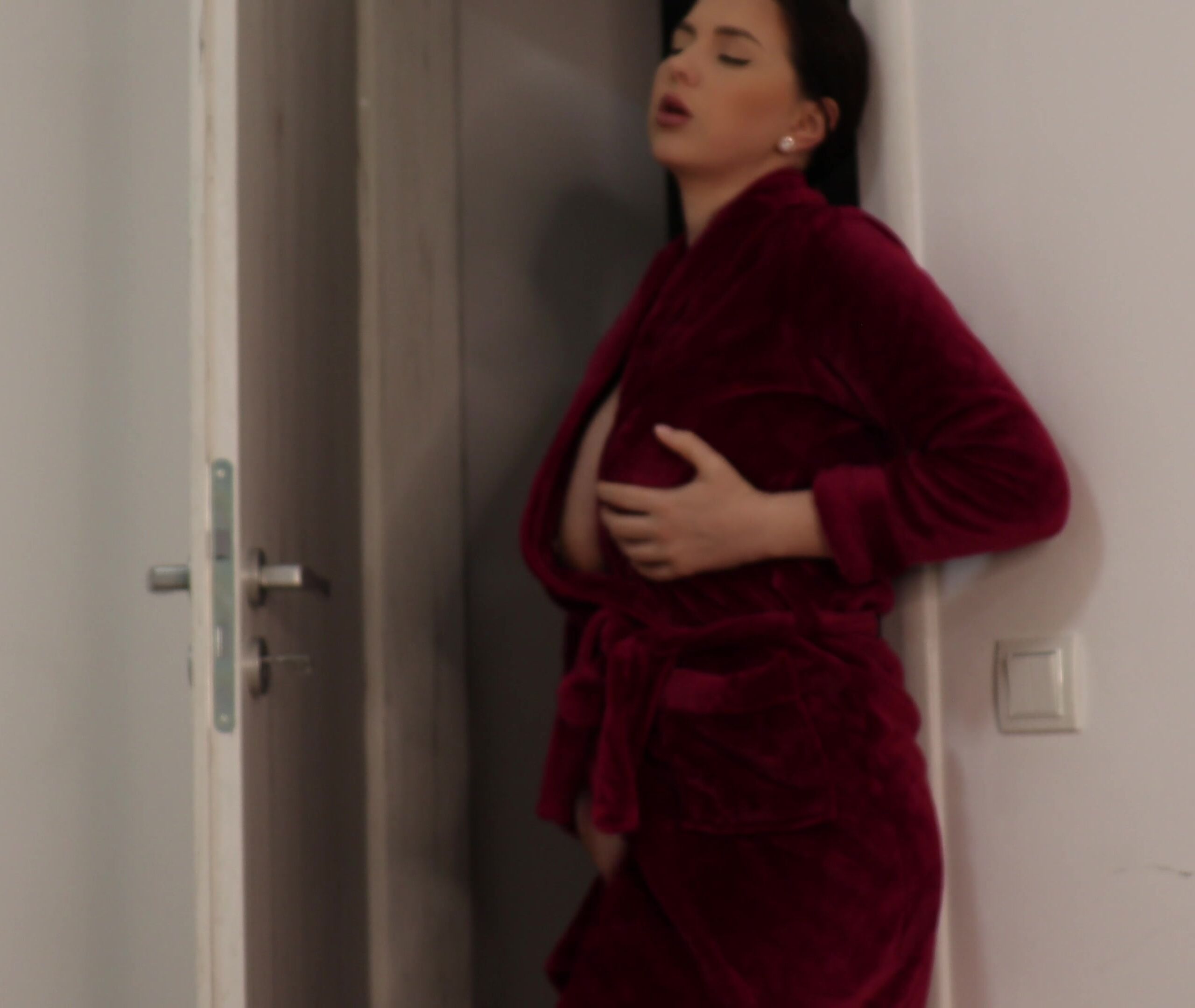 Tonnia-Stepmom spying on Stepson in shower