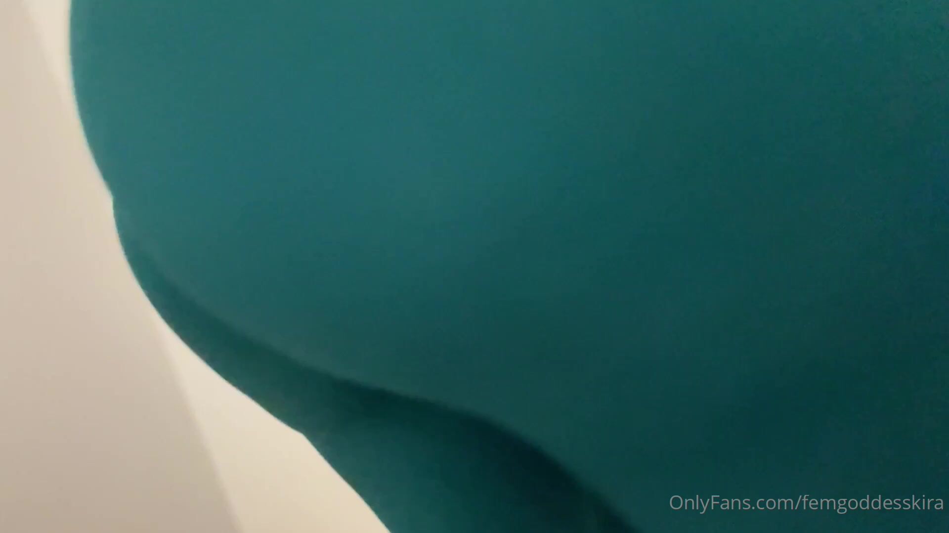 Femgoddesskira POV worship and facesitting