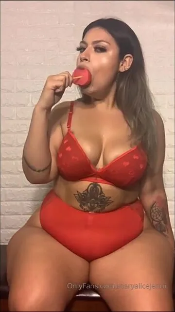 Thick booty latina  Mary Alice Jenni
