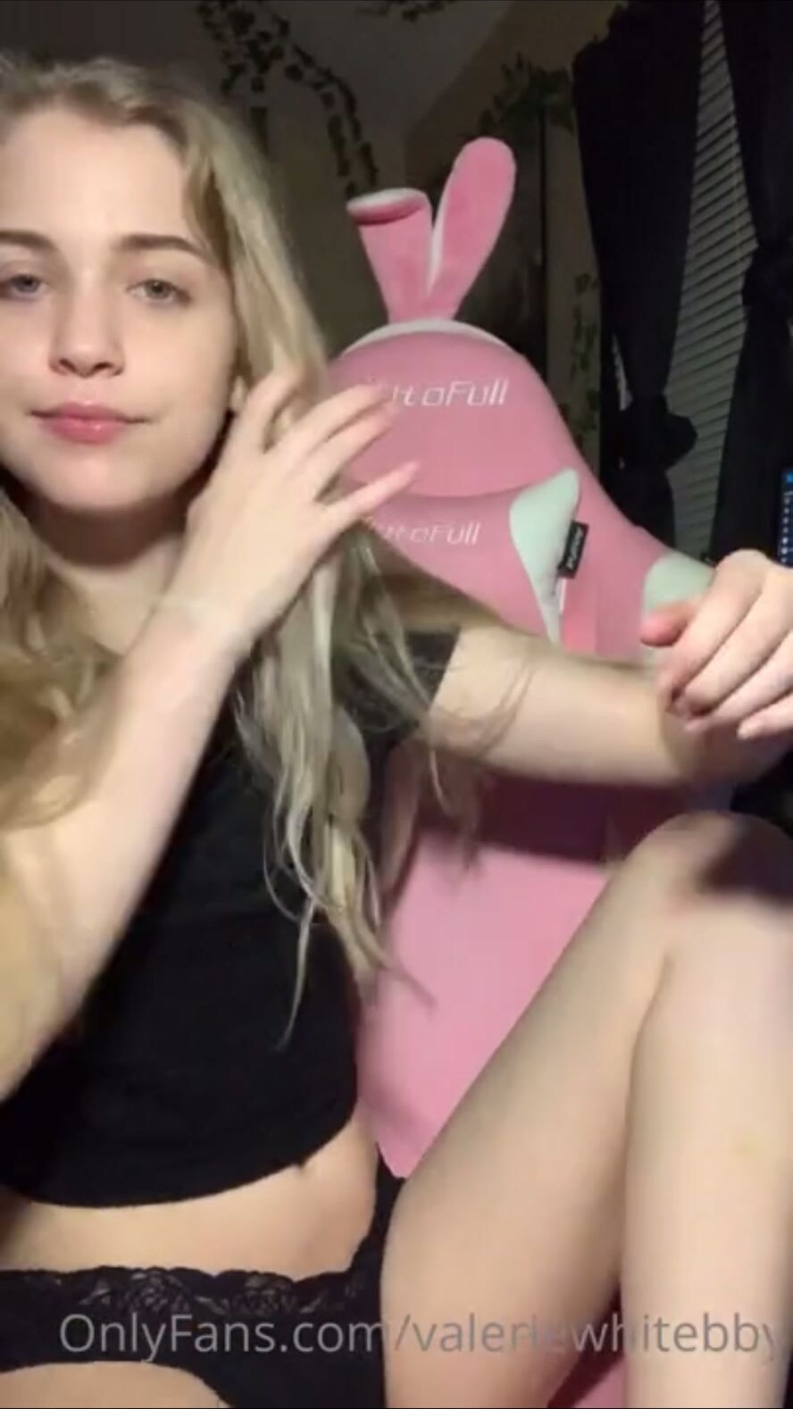Valeriewhitebby Self worship