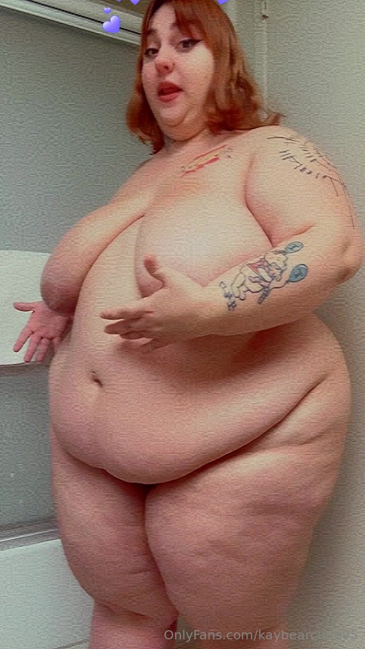 Kaybearcutie95 Showing Off Her Body