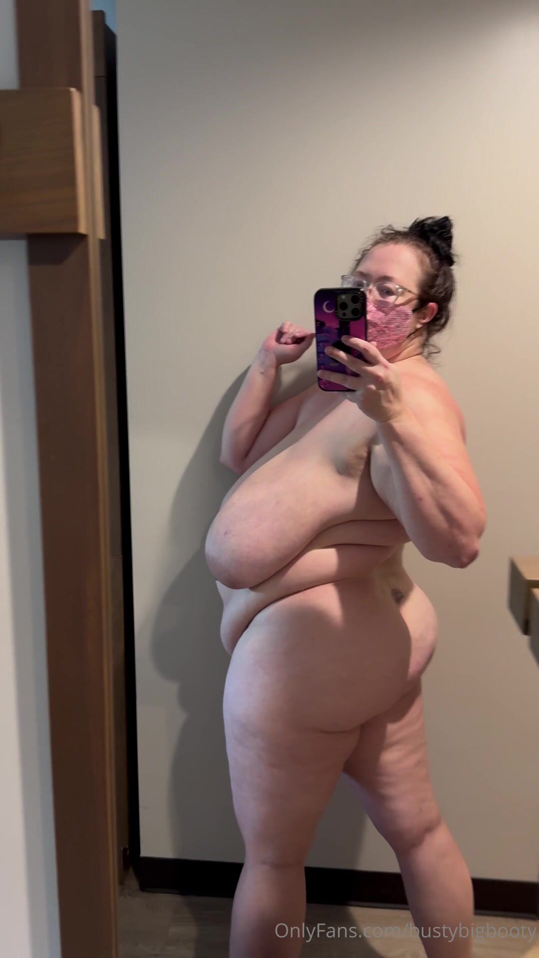 Bustybigbooty Shaking Her Huge Tits
