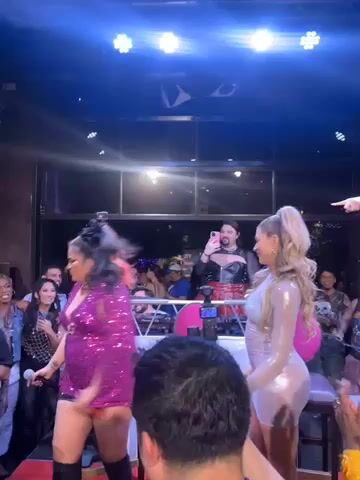 Kelly Kelly stinkface new!
