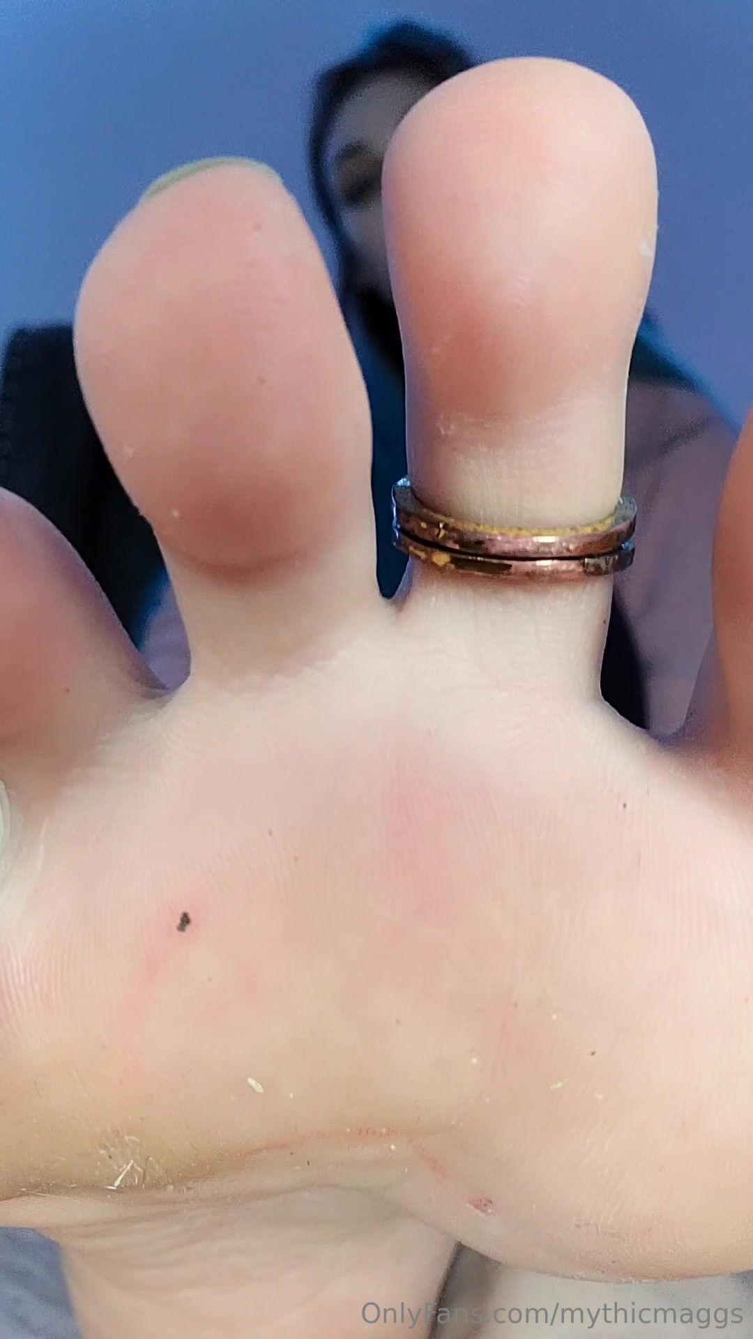 Mythicmaggs foot cuck