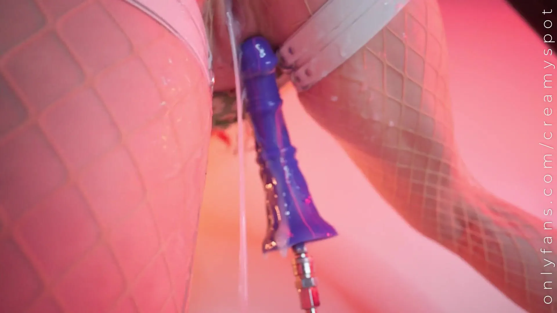 Creamy Spot (CreamySpot) - She takes this big dildo like a good girl Creampie loads with a fake cum
