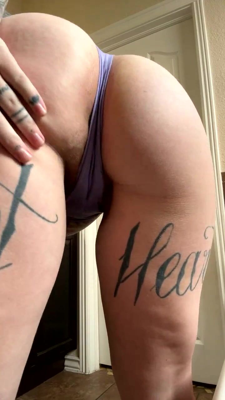 adeline666 is a crazy preggo!