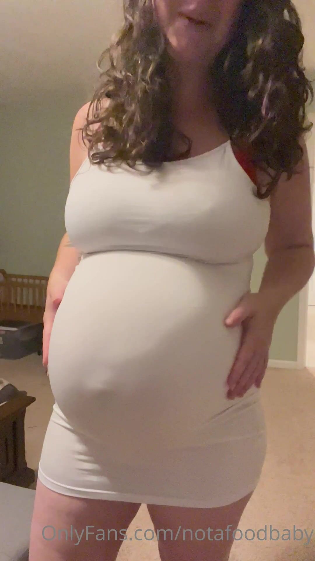 foodgirl is getting dress for you!