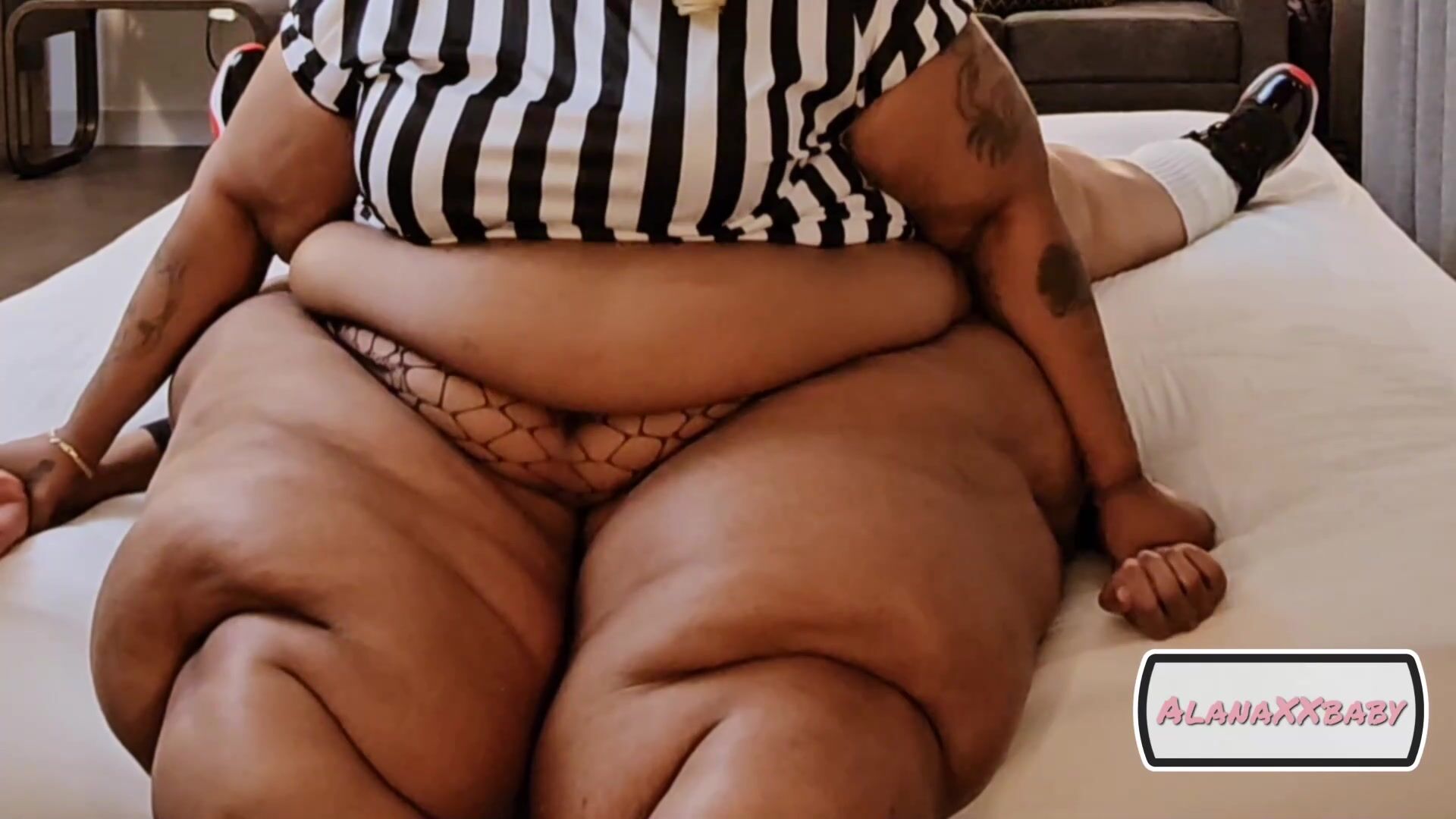 Thickalicious TRIPLE!!! squashing/Facesitting