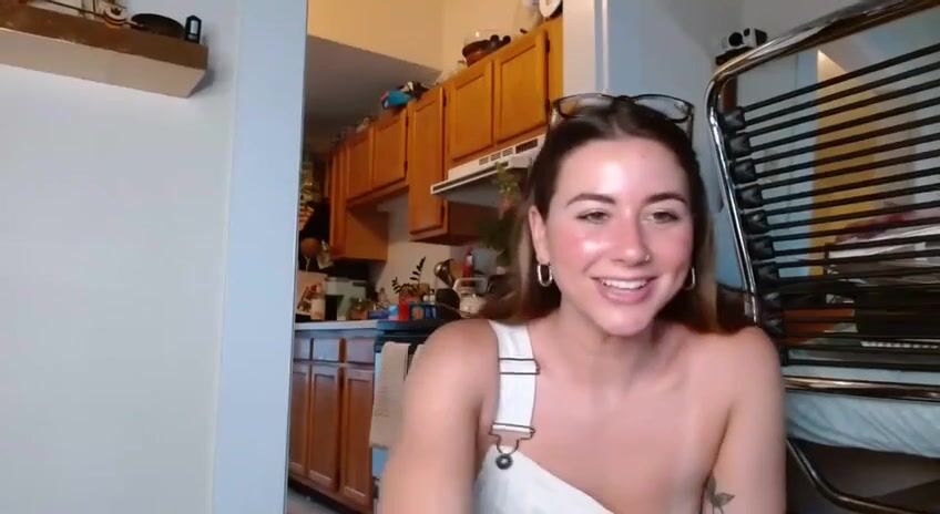 Hot cam girl burp comp