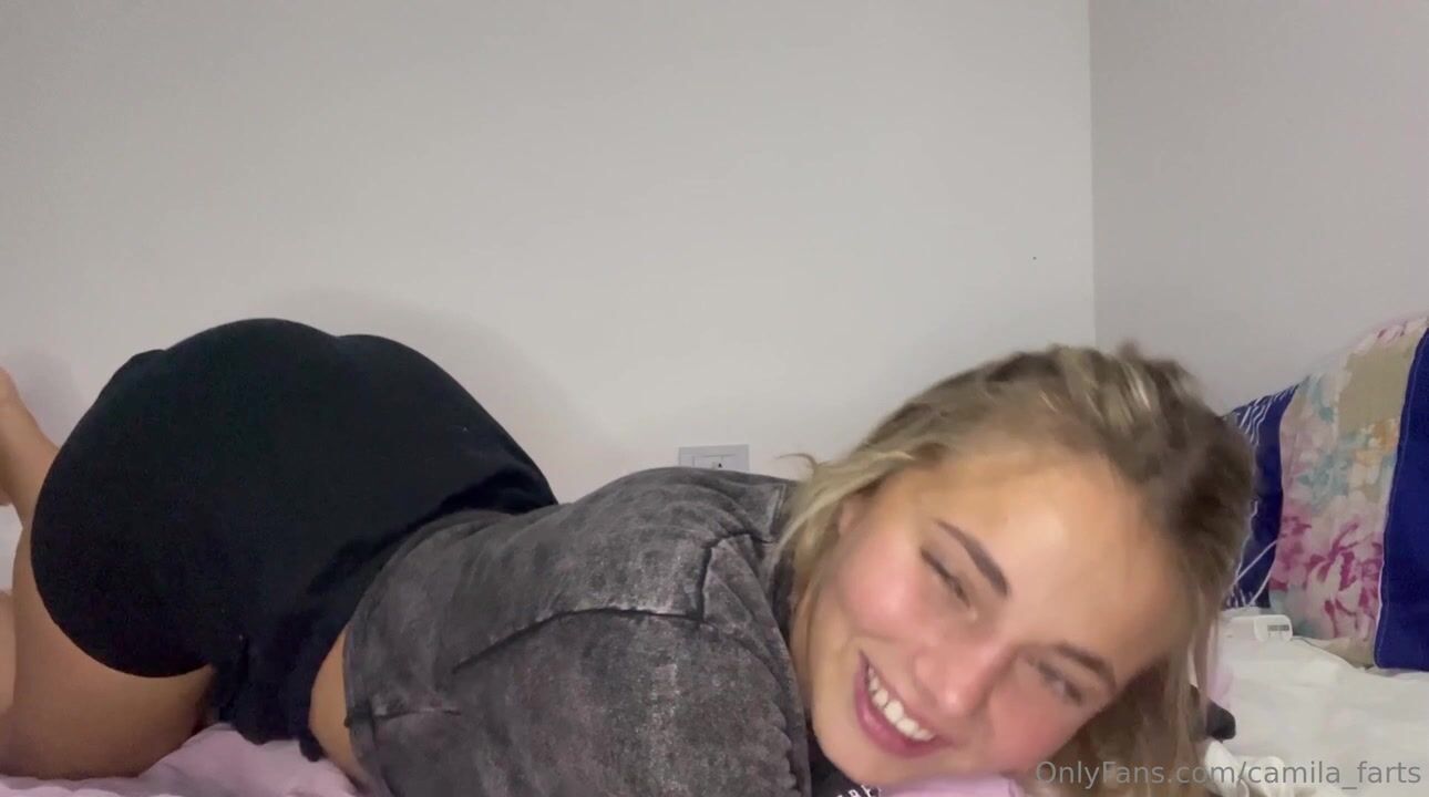 camila_farts black short farts