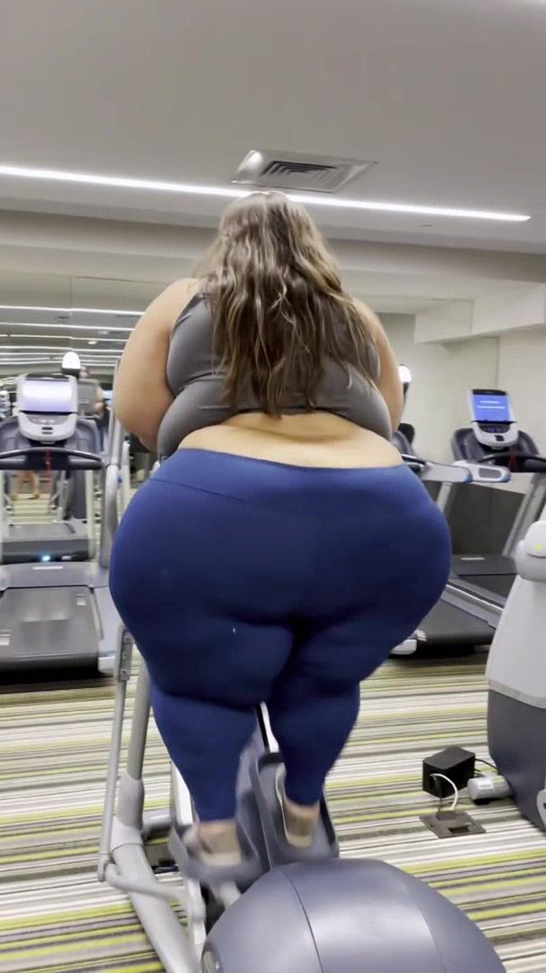 Boberry working it on the elliptical