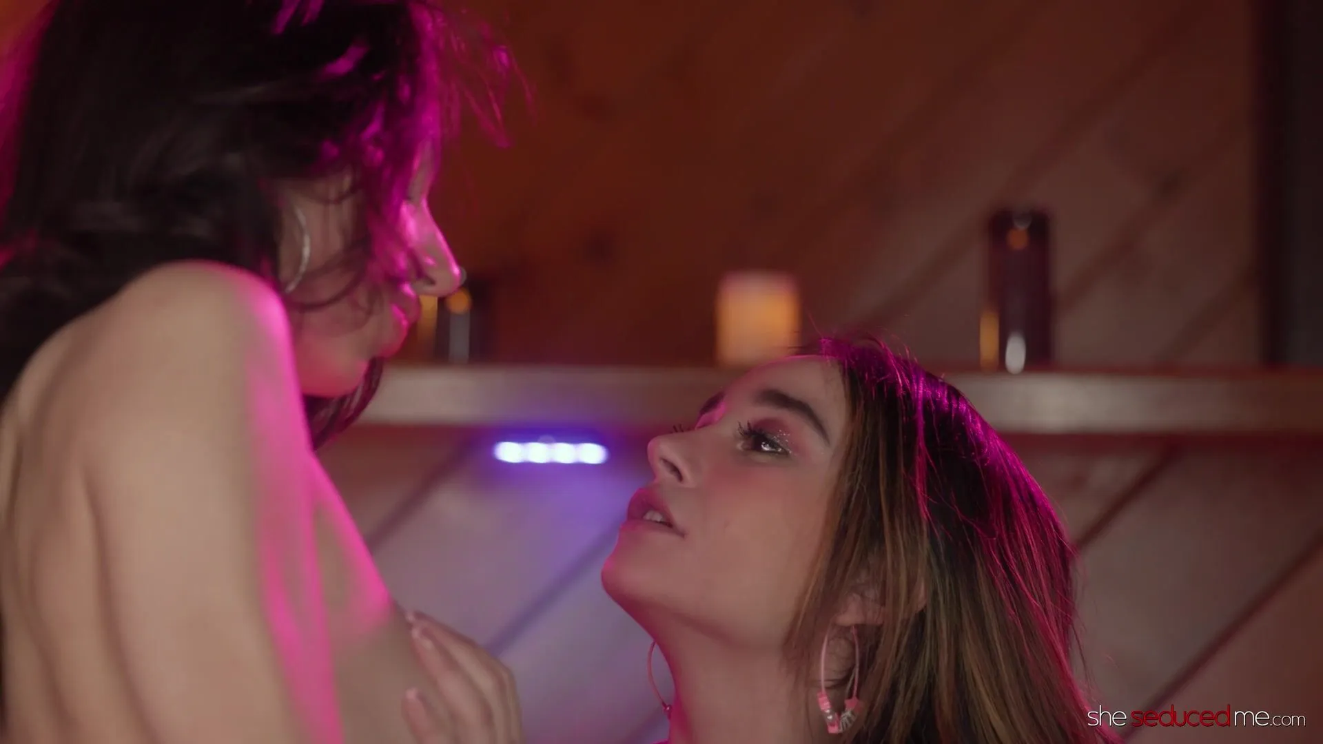 Darcie Dolce & Isabella Nice - Lesbian strapon