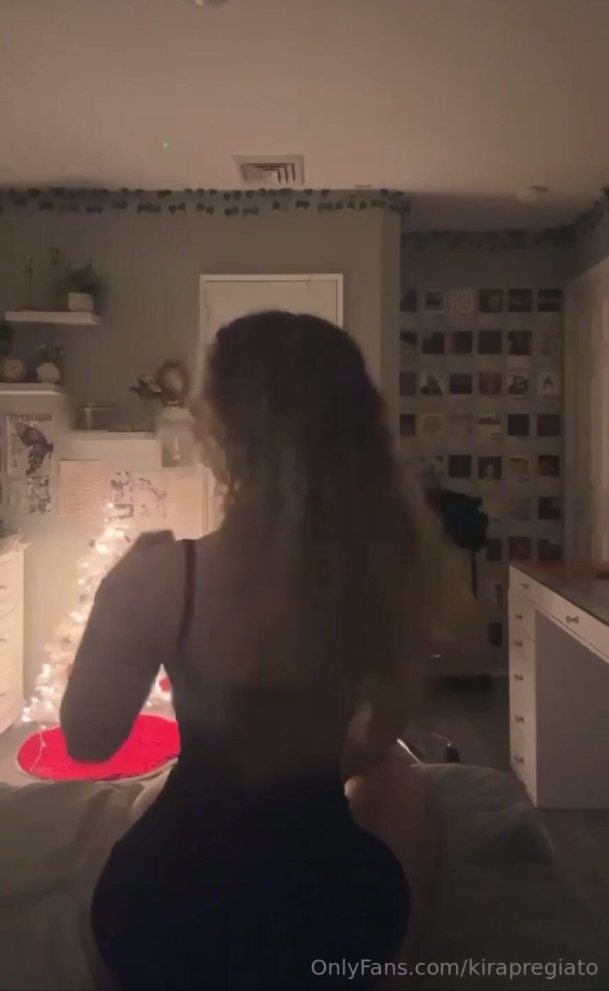 Kira Pregiato Handbra Boobplay