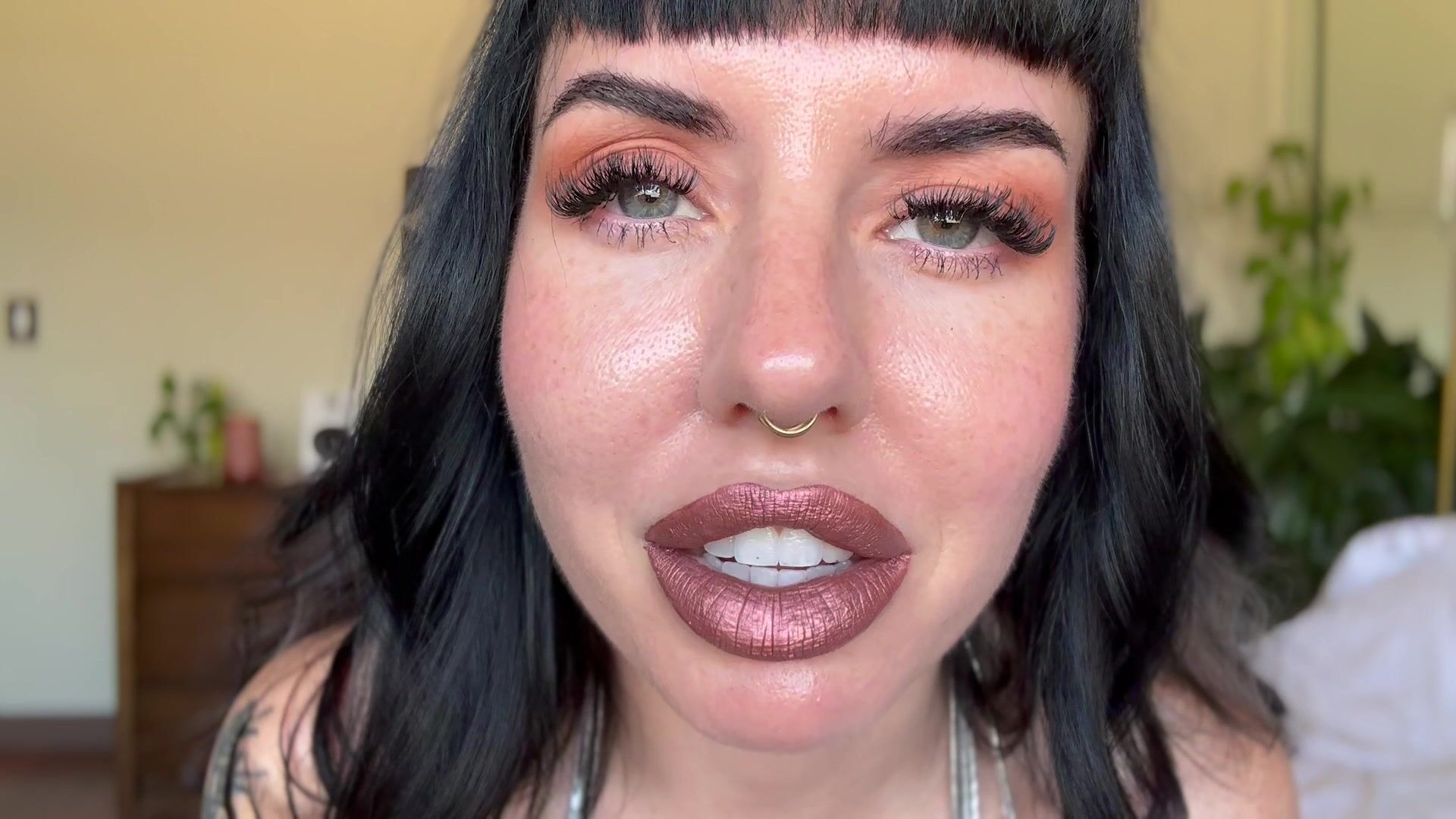 Scarlett Cummings - Shiny Kisses joi
