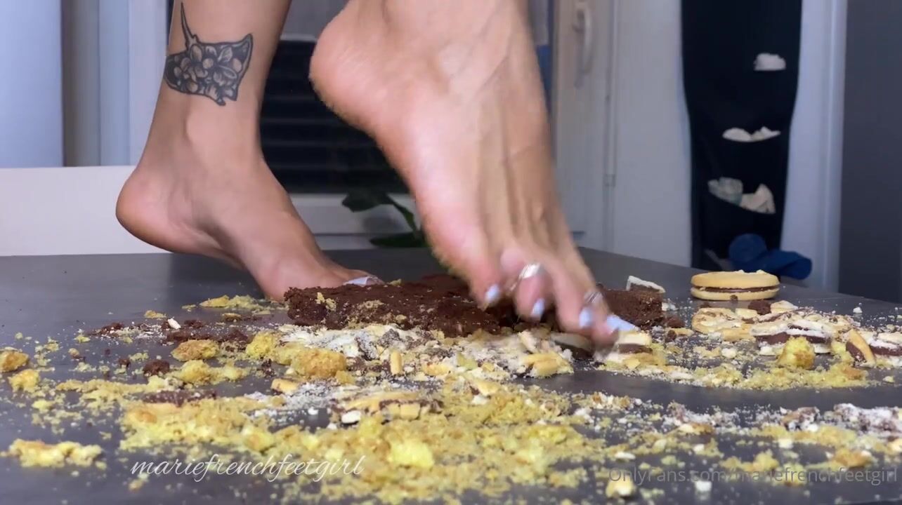 Mariefrenchfeetgirl food crush