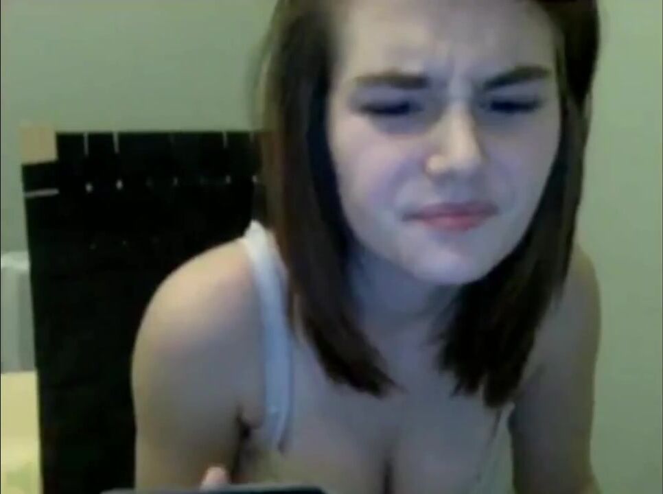 swiftbell - racist camgirl