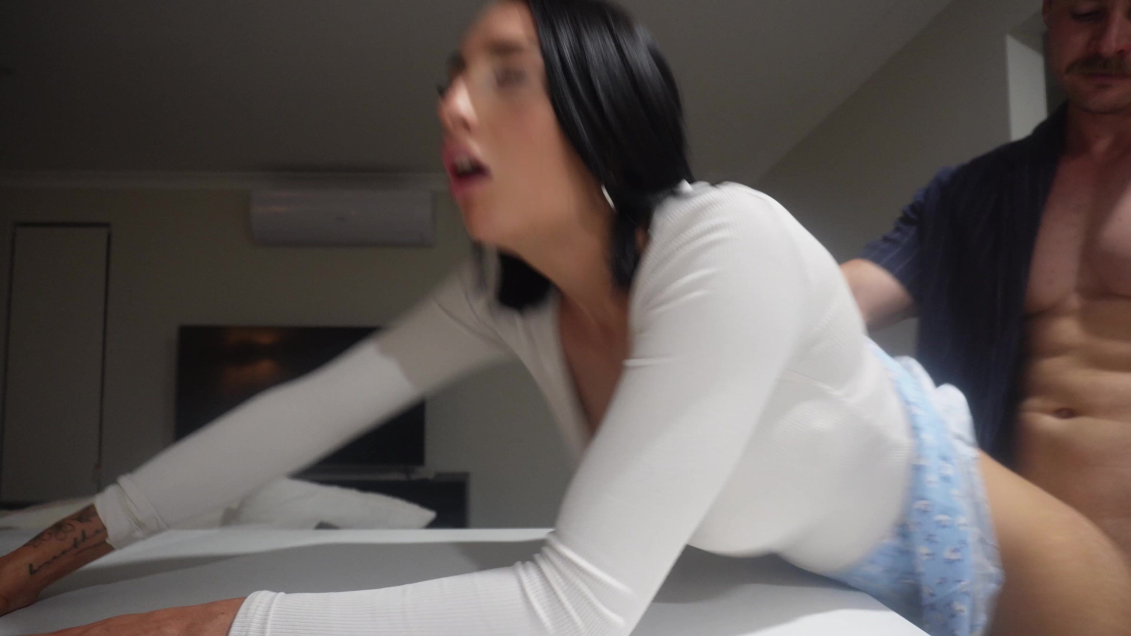 Aysha Paige_Boyfriend-is-officially-a-CUCK