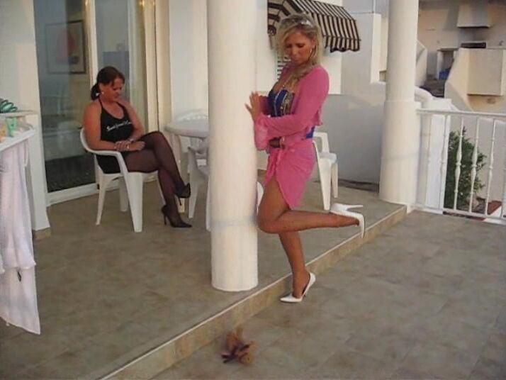 [LegsWorld] Lady Barbara - 2007-11-09_Mix