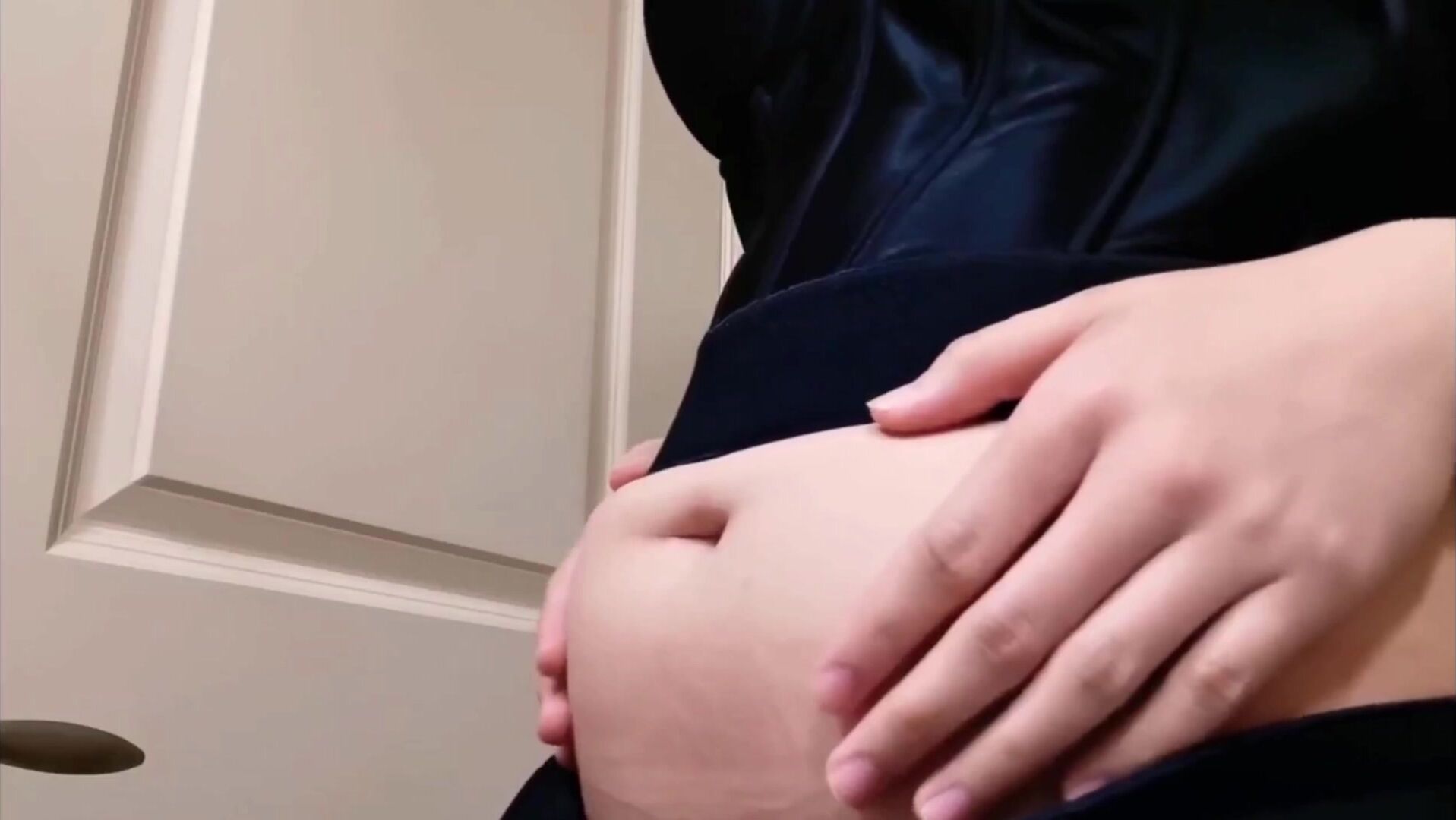 Hot girl in corset bloats and burps loud