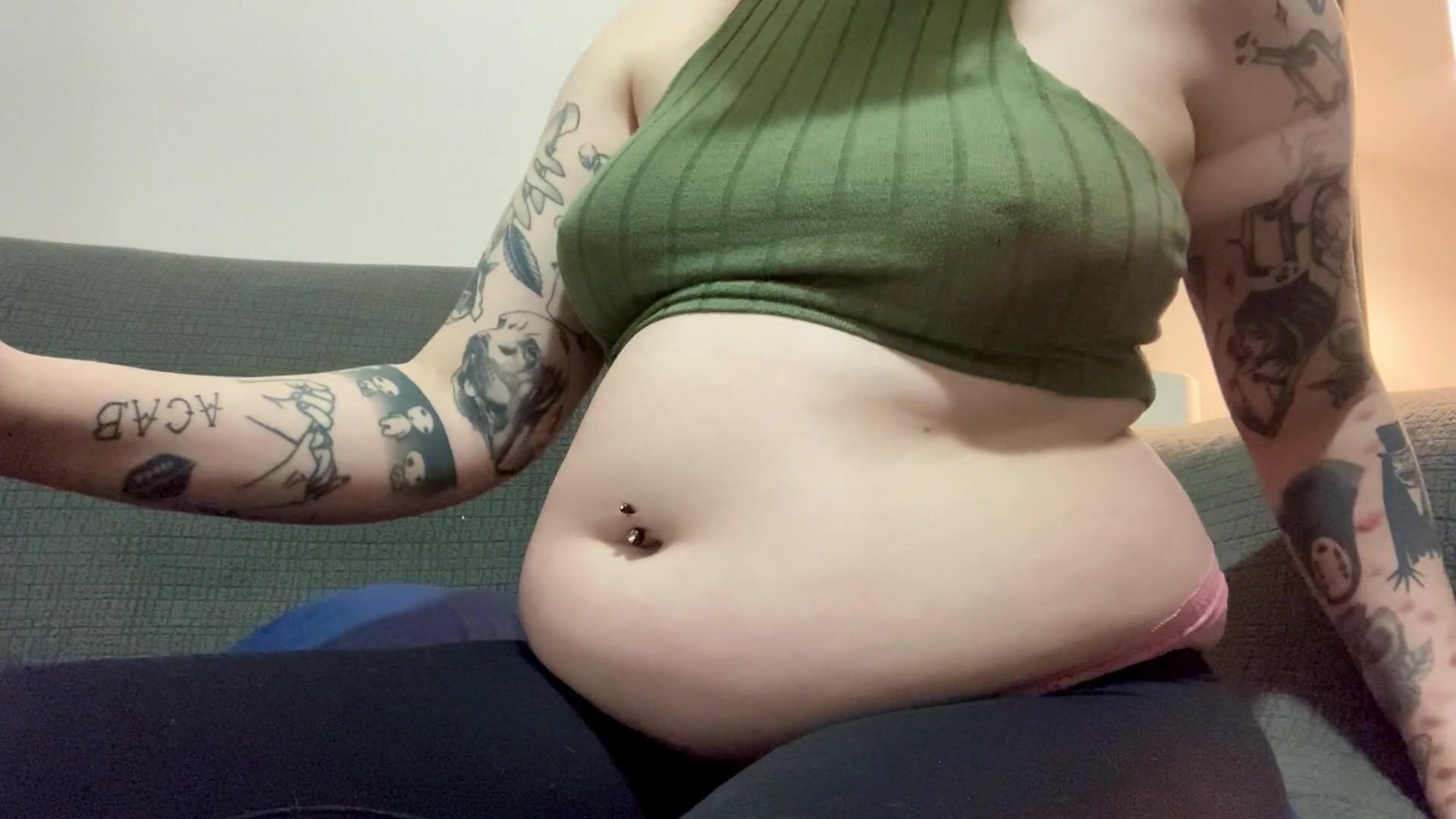 soda_chug_&_belly_play