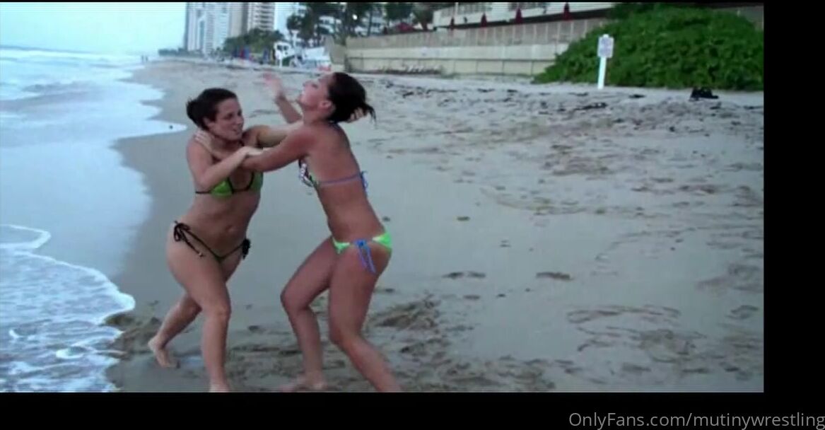 brooke vs mutiny beach