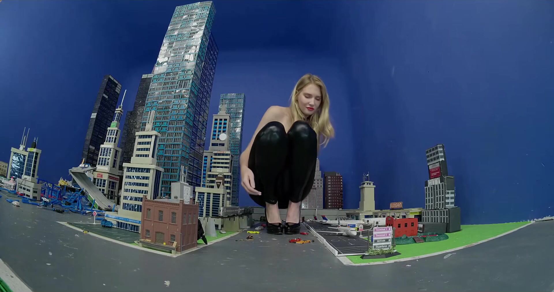 giantess AshleyGeddon 2 Part 1