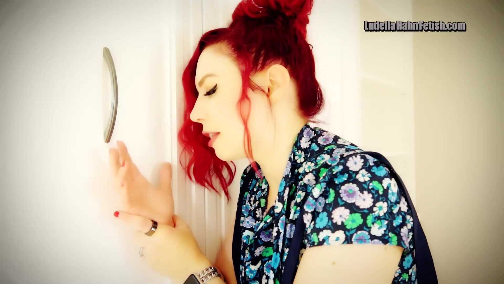Idle Hands 2: An Embarrassing Interview - Ludella's Possessed Hands
