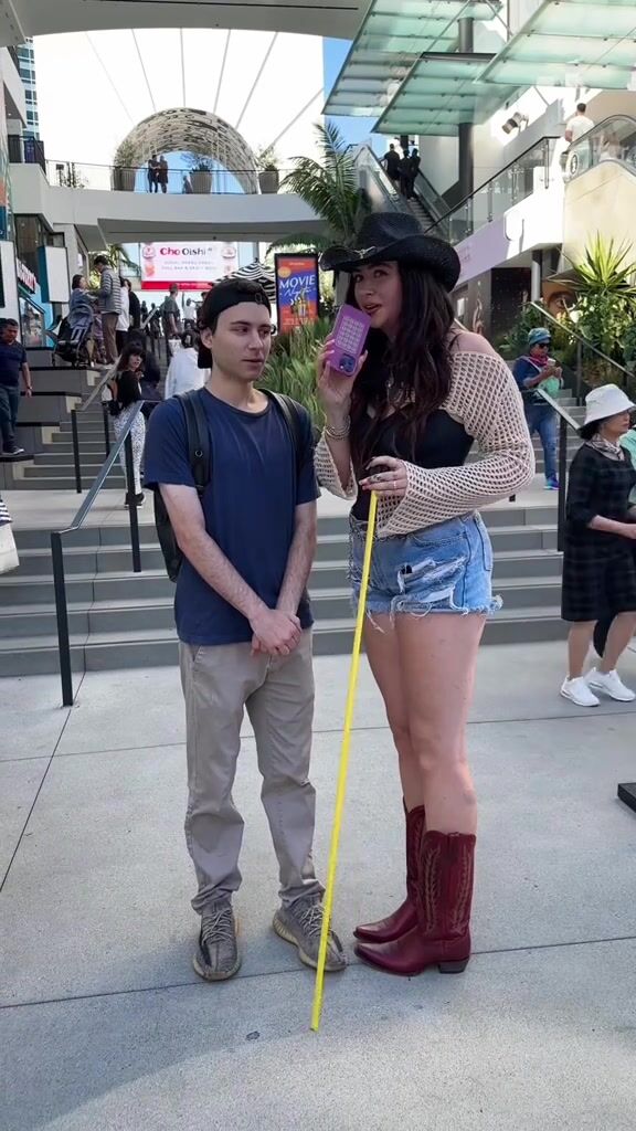 6'4 tall girl