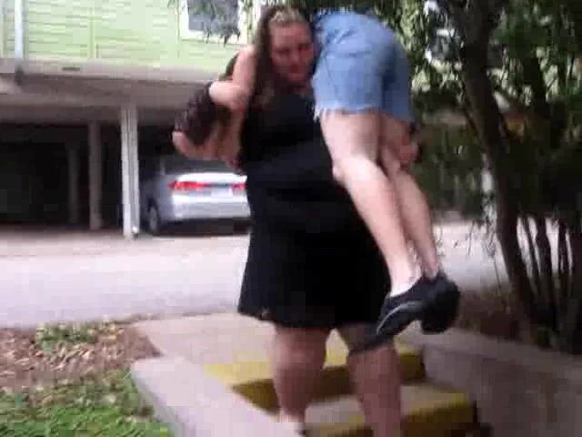 Angie give lift and Carry to a friend