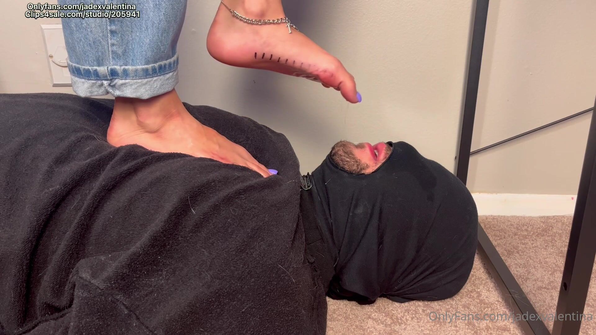 Jadexvalentina deep feet gagging