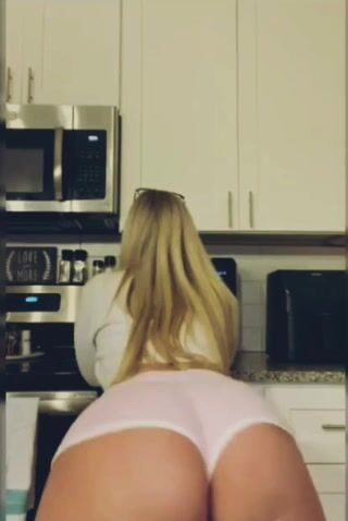 PAWG twerk