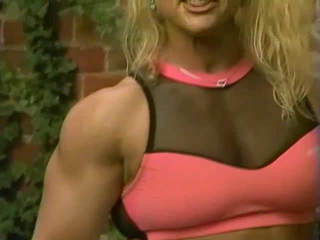 Tami Wooden Biceps 2
