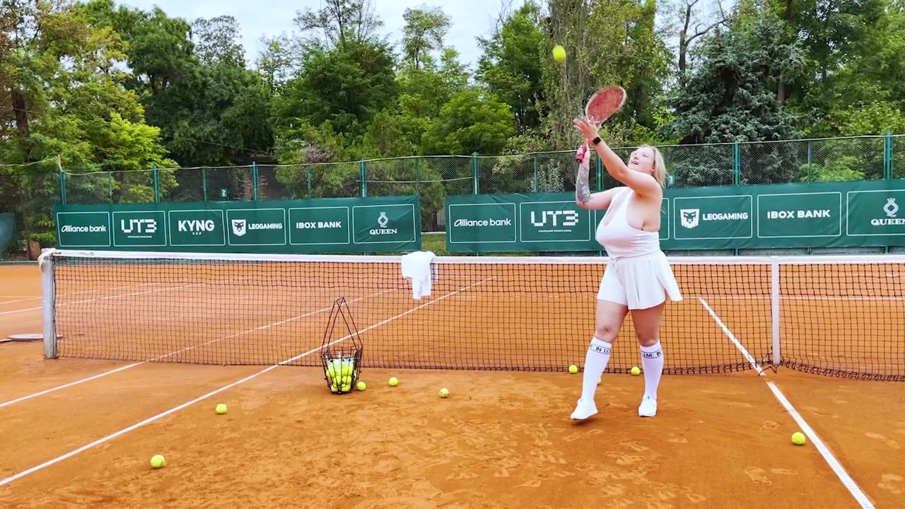 Kira Liv -Tennis