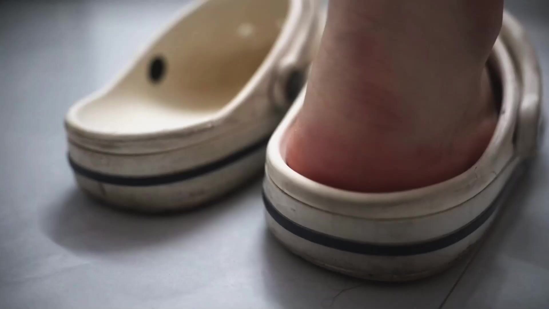 Chinese Giantess Crocs SFX