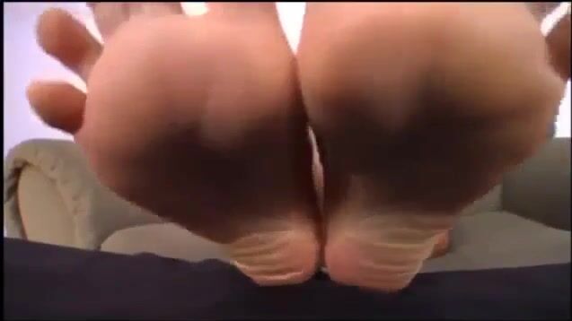 Giantess Cali Logan foot slaves