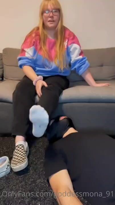 Goddess Mona training her slave