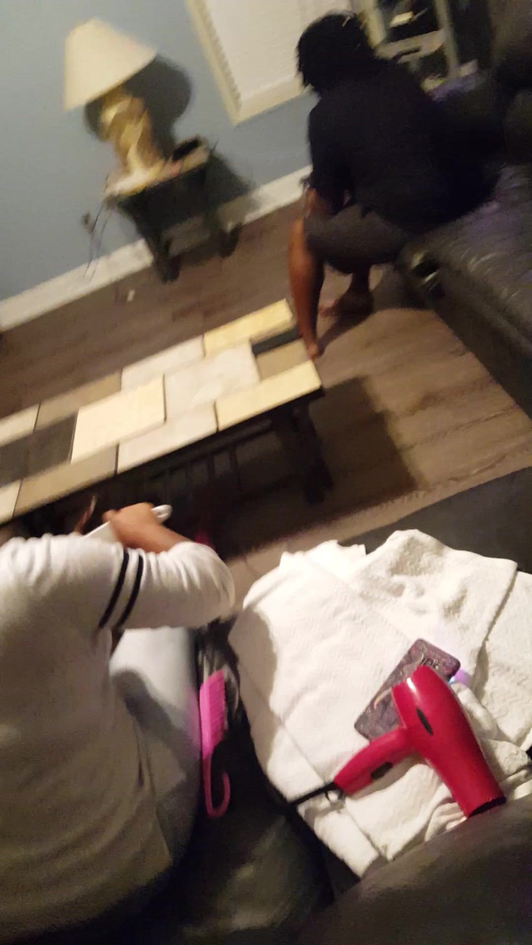 milf crack doing her daughters hair