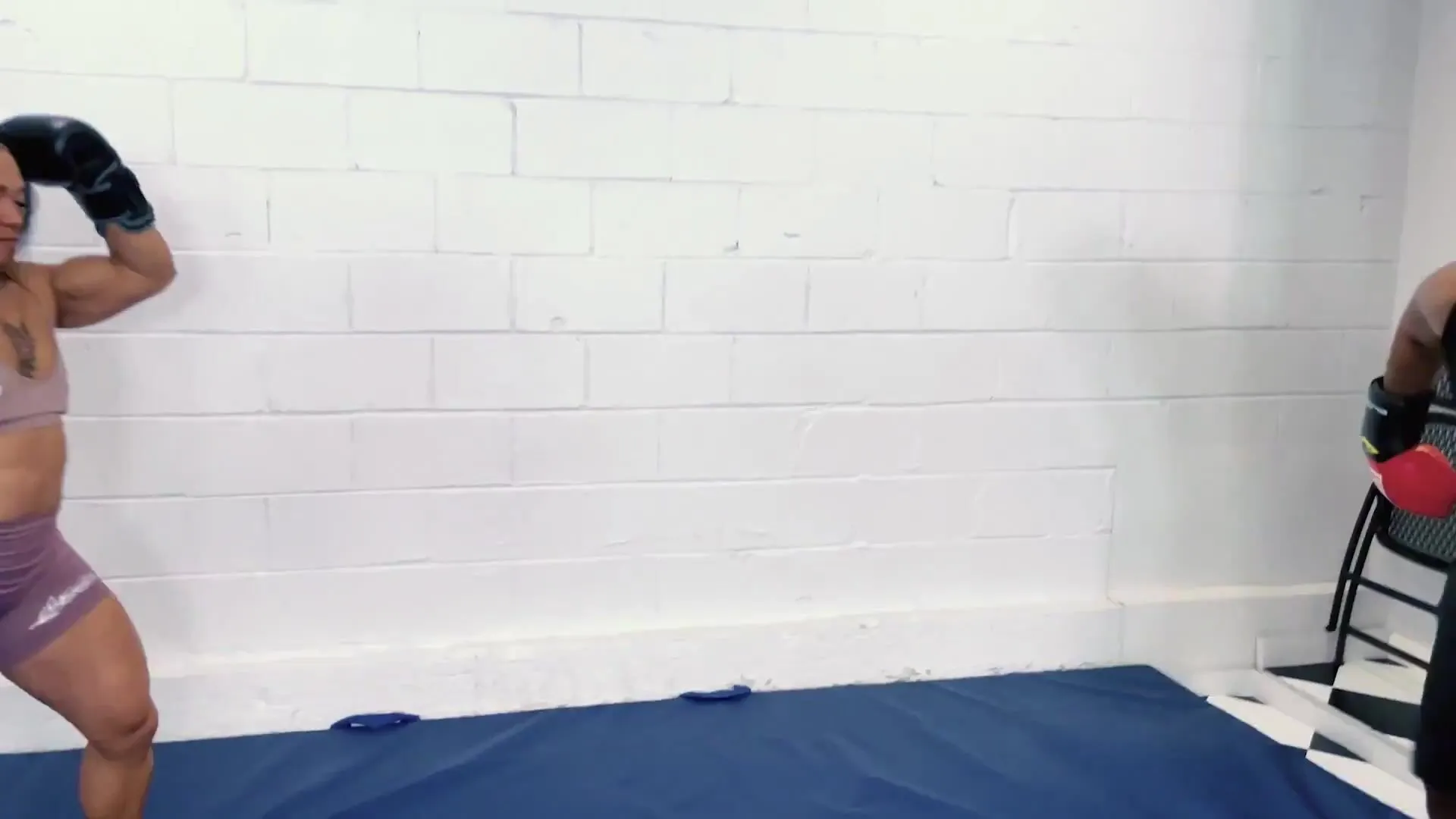 Tiny Asian Boxer Makes Like Work Of Male Jobber